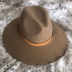 Gigi pip Emma hat